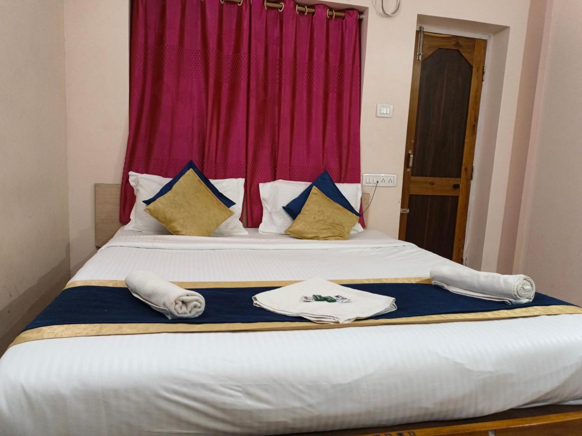 Hotel Bay Beach Inn Puri Esterno foto