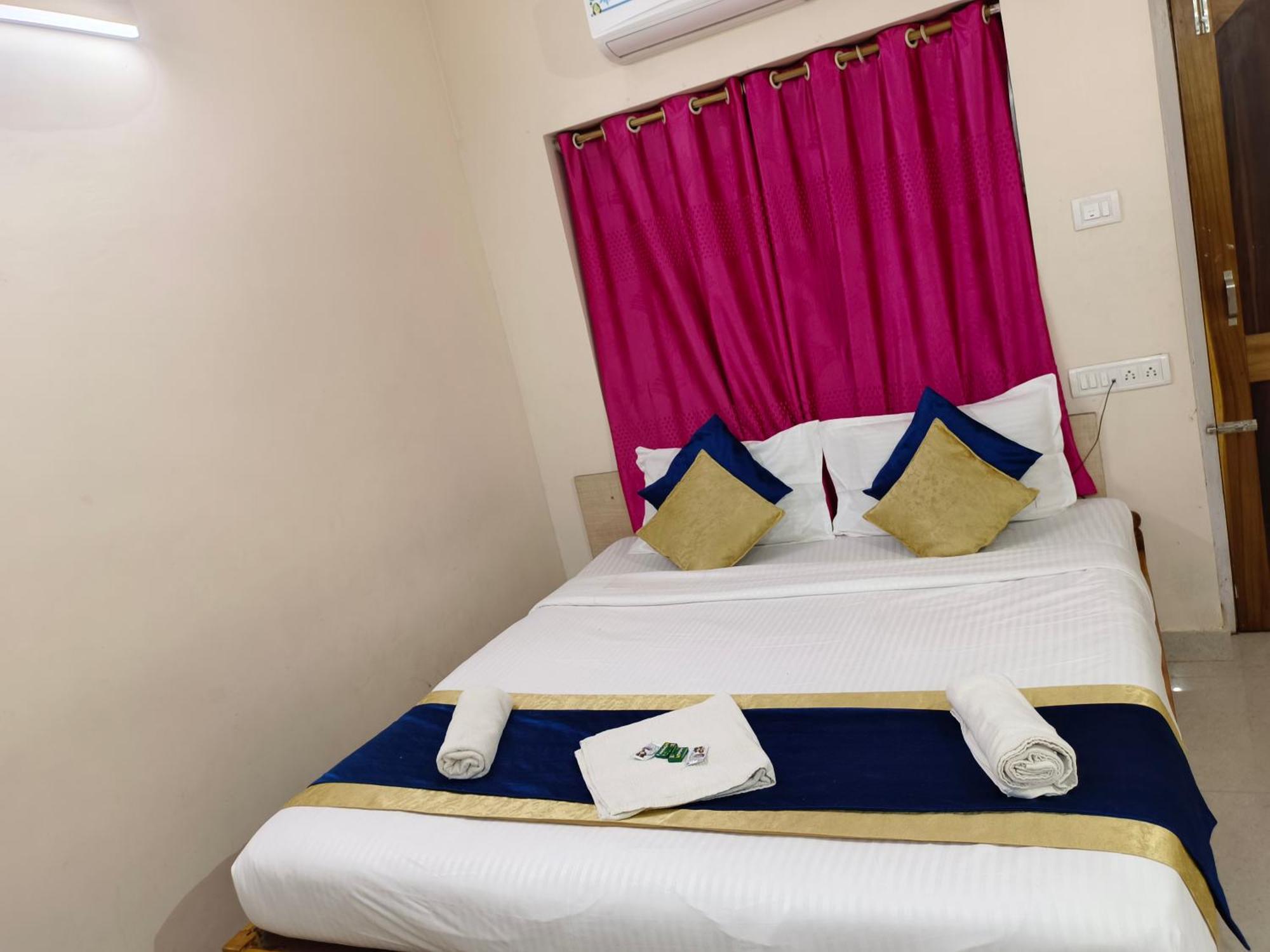 Hotel Bay Beach Inn Puri Esterno foto