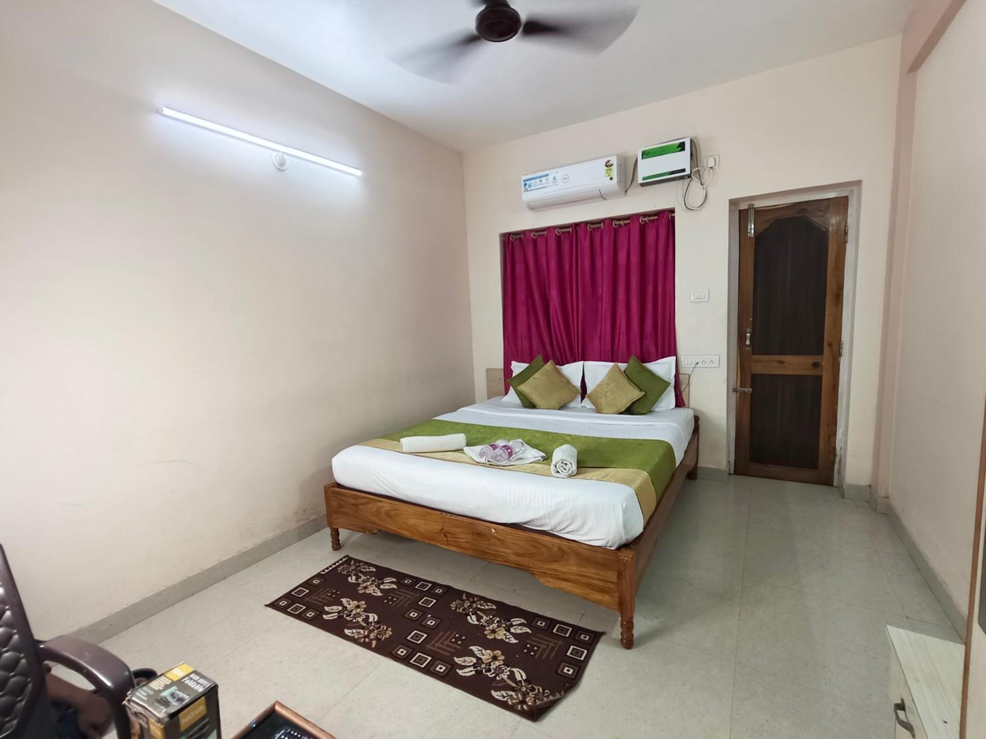 Hotel Bay Beach Inn Puri Esterno foto