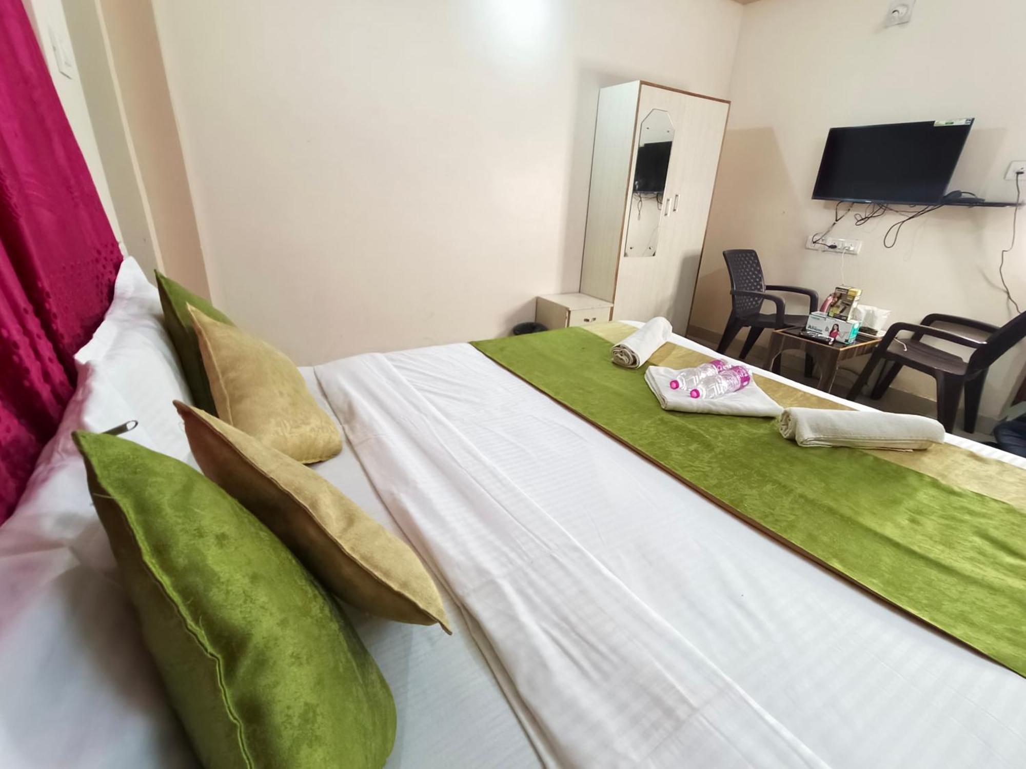 Hotel Bay Beach Inn Puri Esterno foto