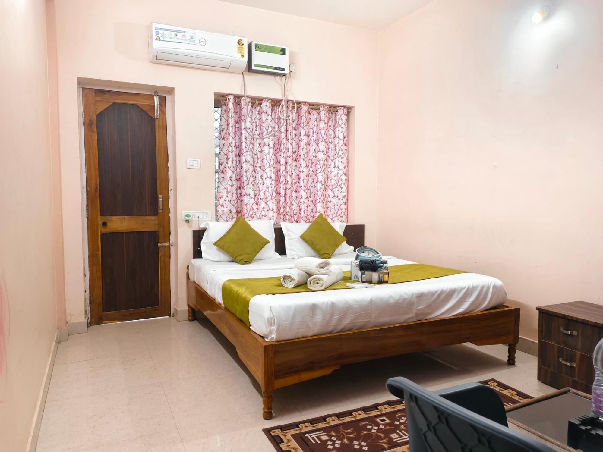 Hotel Bay Beach Inn Puri Esterno foto