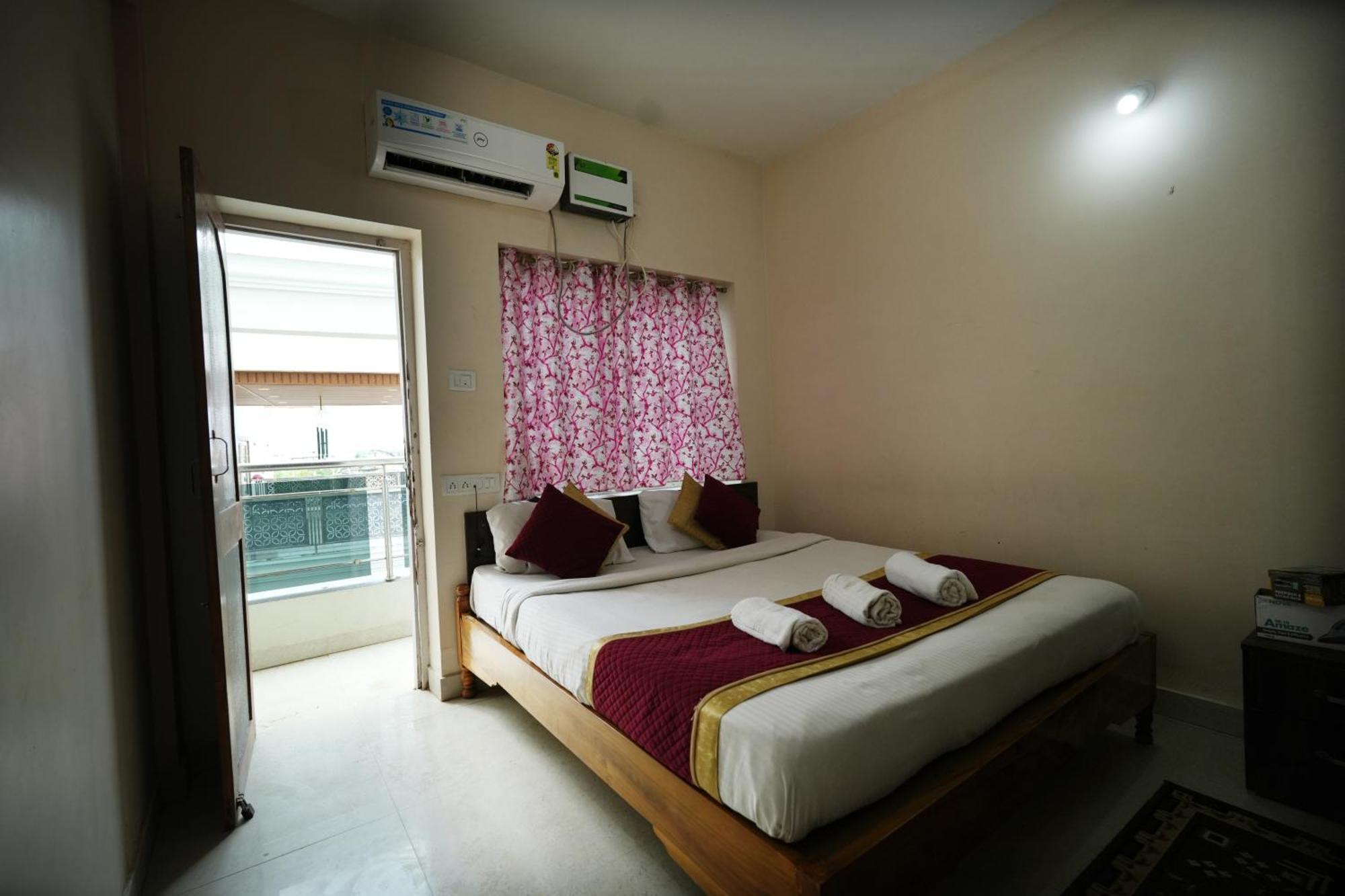 Hotel Bay Beach Inn Puri Esterno foto