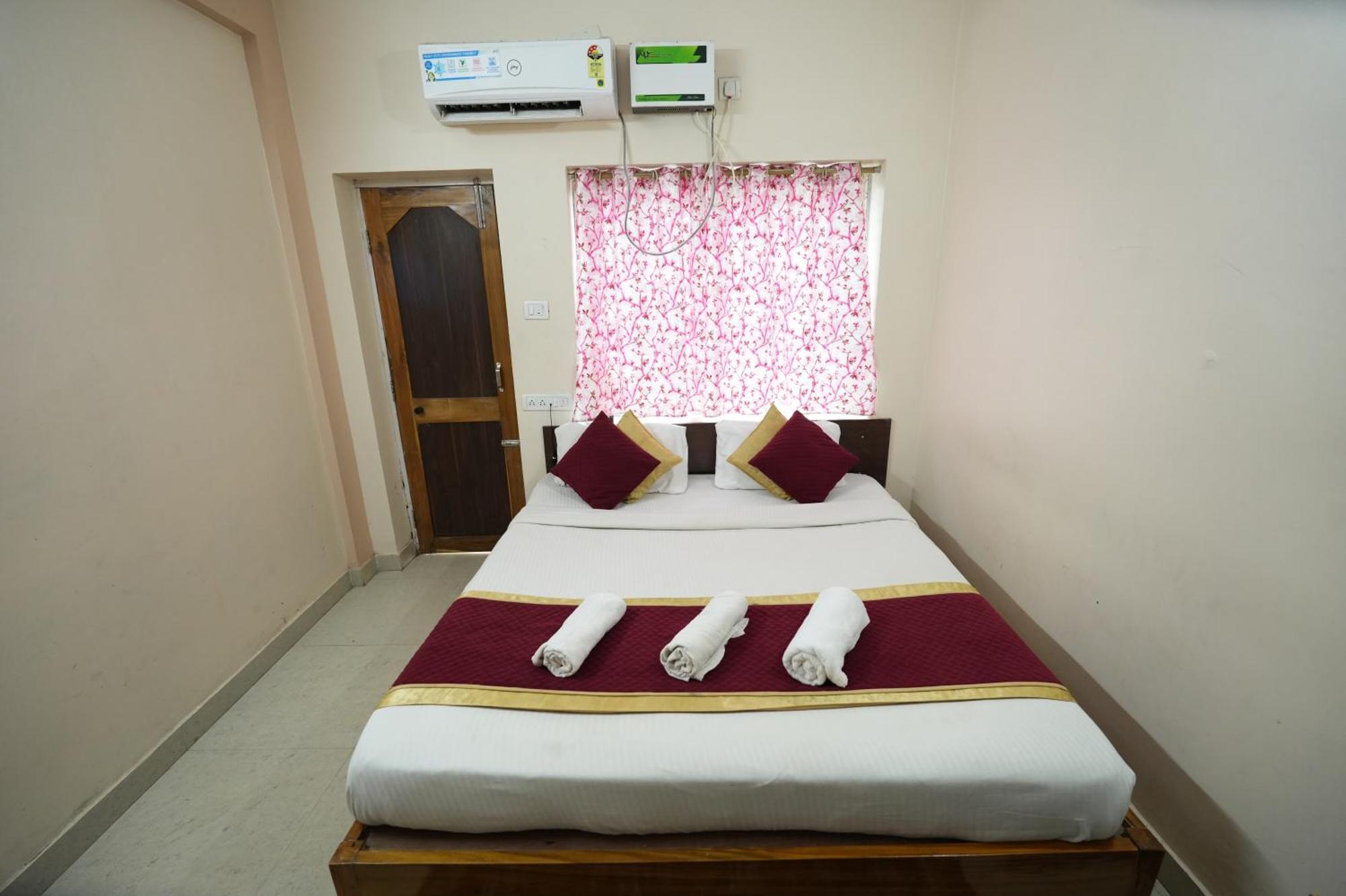 Hotel Bay Beach Inn Puri Esterno foto