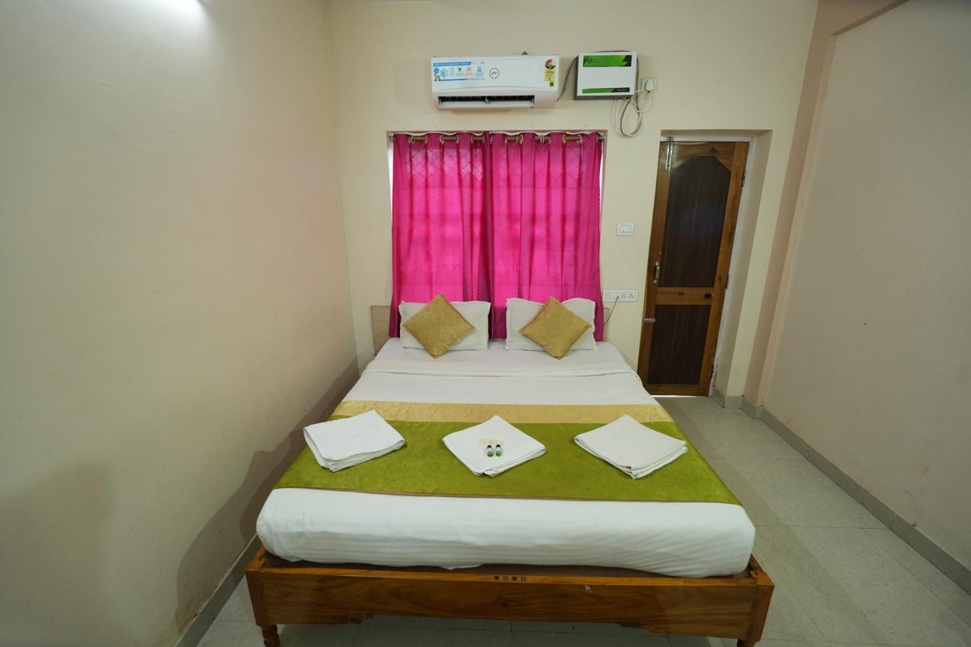 Hotel Bay Beach Inn Puri Esterno foto