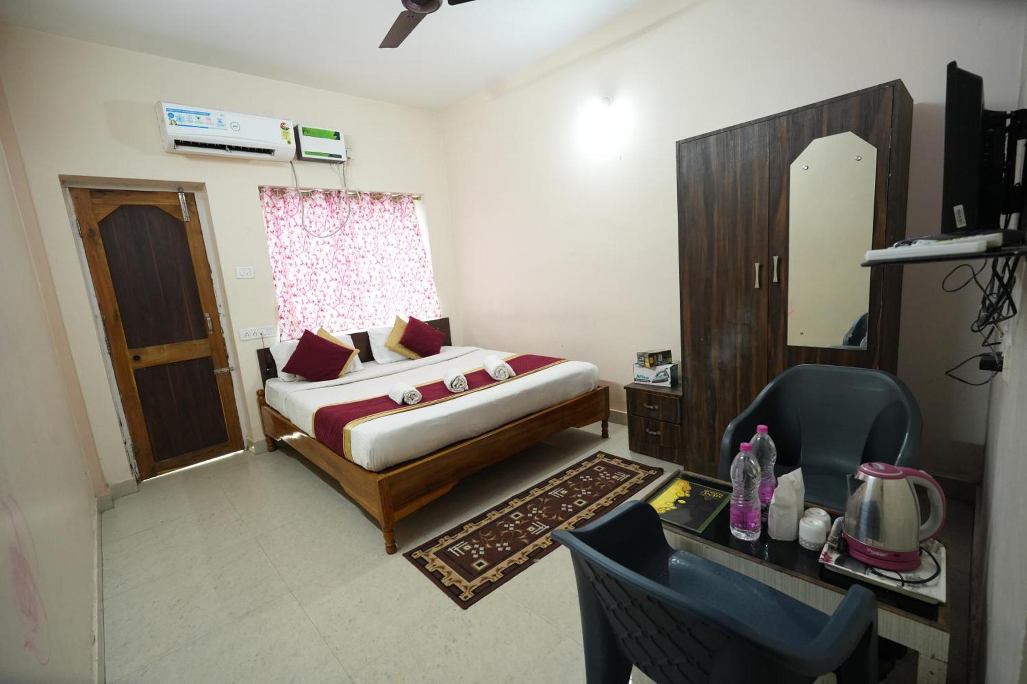 Hotel Bay Beach Inn Puri Esterno foto