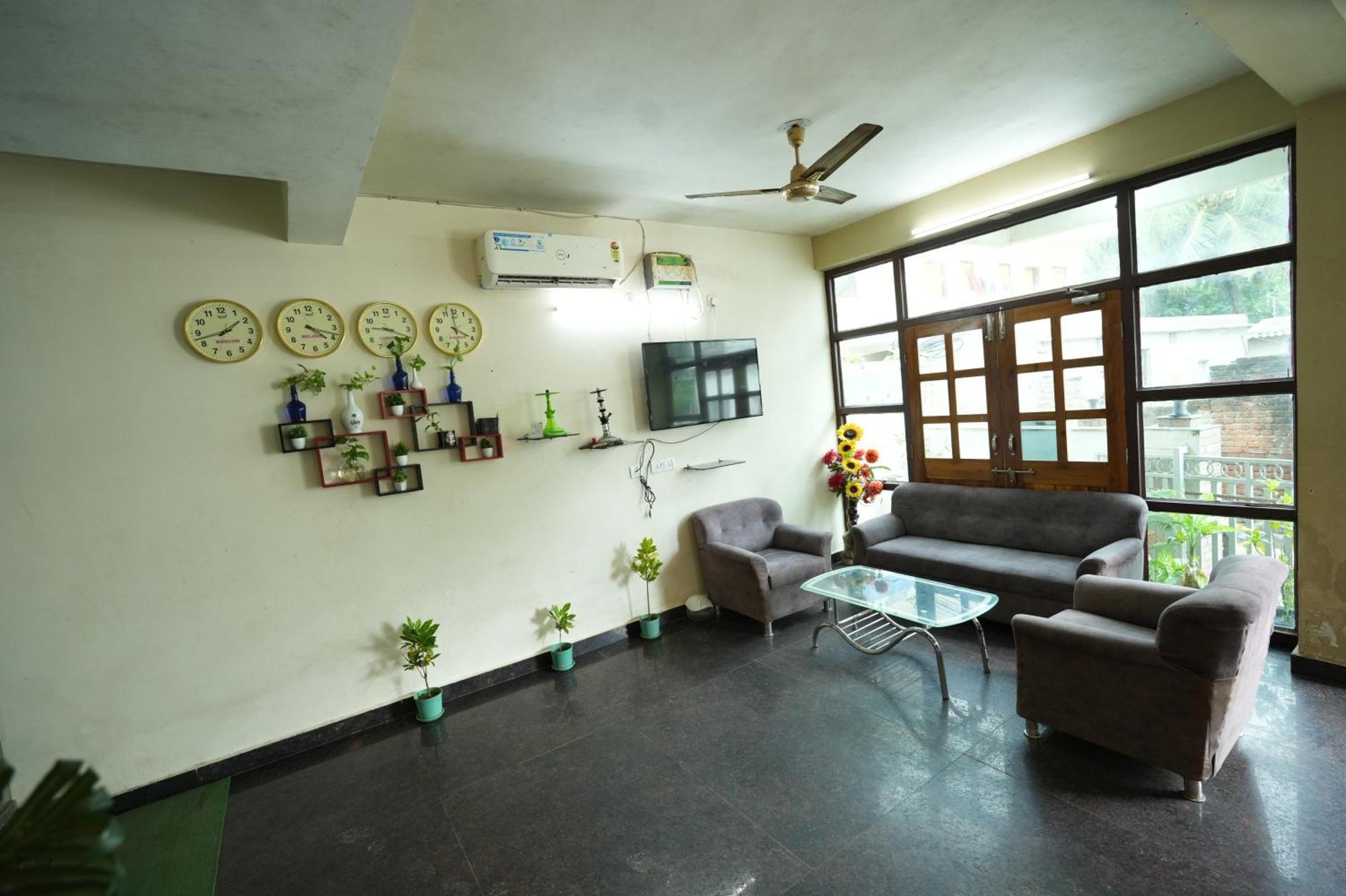 Hotel Bay Beach Inn Puri Esterno foto